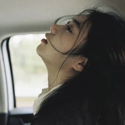 又A又飒的女生头像(精选10张)