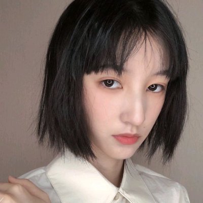 短发女人最适合的微信头像(精选12张)
