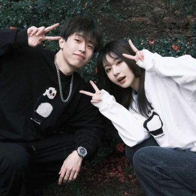 最新情侣头像一人一张分开