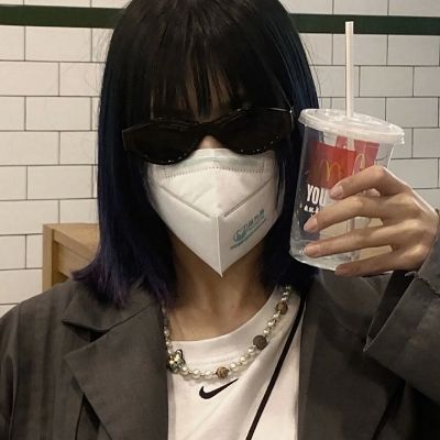 最新情侣头像一人一张分开