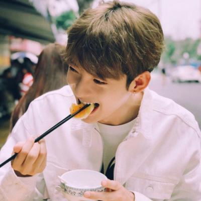 让人觉得很干净的头像男(精选17张)