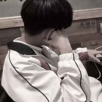 让人觉得很干净的头像男(精选17张)