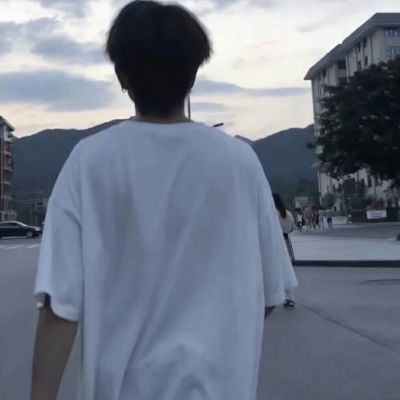 男生不露脸的头像 男生优质真人头像