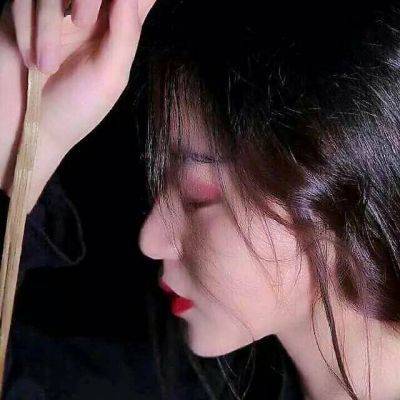 痛哭崩溃头像女(16张)