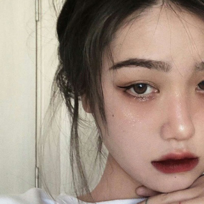 痛哭崩溃头像女(16张)