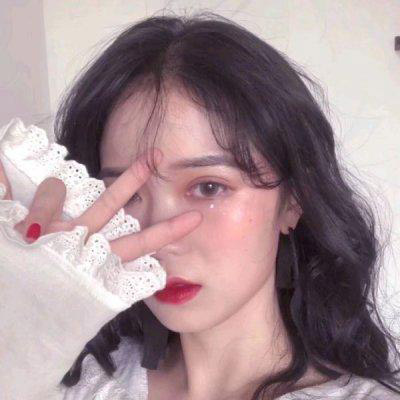 女生哭的流泪的头像(精选13张)