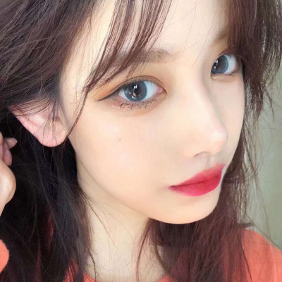 又酷又可爱的头像女生真人(16张)