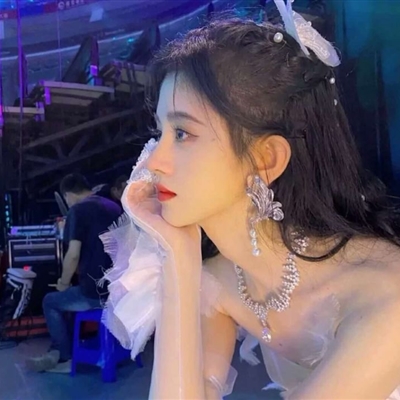 最可怕的头像女(16张)