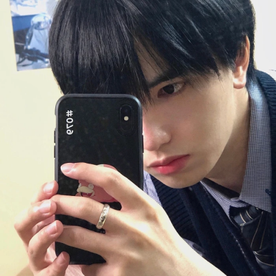 2023最火爆头像男生(18张)