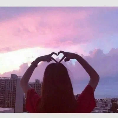 2023最火背影情侣头像(精选16张)