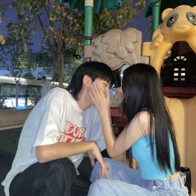 2023最火气质情侣头像(18张)