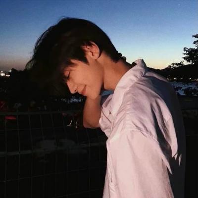 微信头像百看不腻的男(精选24张)