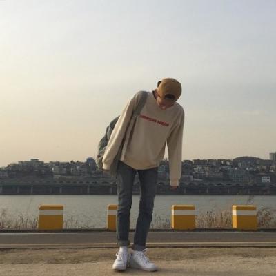 微信头像百看不腻的男(精选24张)