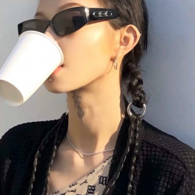 高清好看的霸气女头像社会冷酷图片(24张)