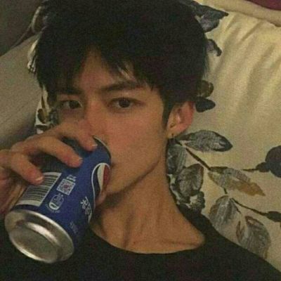 被感情伤透了的头像男生(18张)