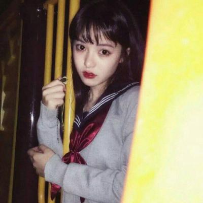 高清好看的女生头像个性时尚伤感图片(28张)