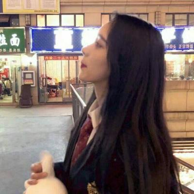 高清好看的女生头像个性时尚伤感图片(28张)