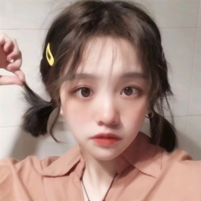 短发气质女生头像卡通头像(24张)