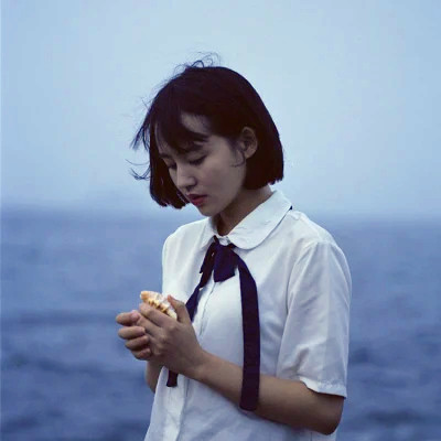 2023一左一右微信情侣头像图片(精选24张)