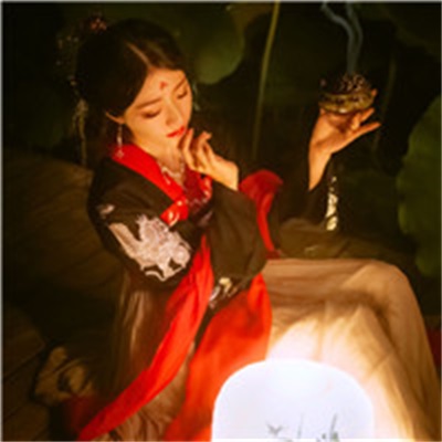 古风唯美真人女子头像(精选22张)