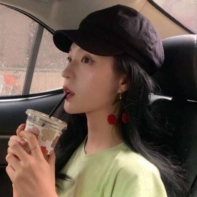 超火绿色头像女生头像(34张)