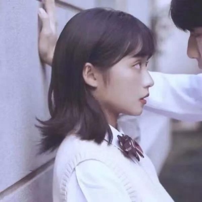 情侣头像超甜一左一右2023高清图片(20张)