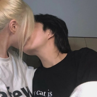 情侣头像2023两人高清图片(精选24张)