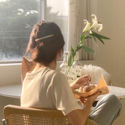 微信背影女头像图片(18张)