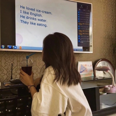 微信背影女头像图片(18张)