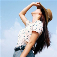 仰望天空女生头像(优选14张)