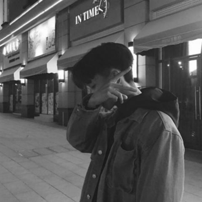 帅气黑白男生快手专用头像(优选18张)