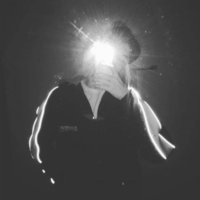 帅气黑白男生快手专用头像(优选18张)