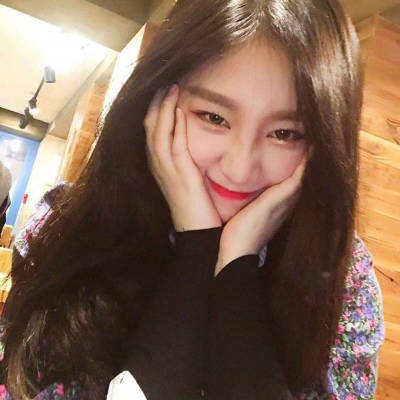 普通自然真人头像女(精选18张)