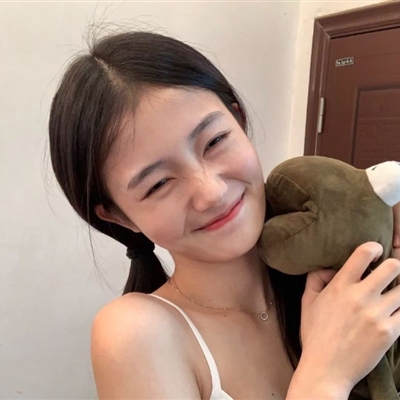 开怀大笑的女生头像(优选20张)