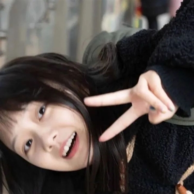 干净温柔大方的女生头像(18张)