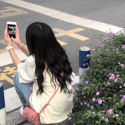 鲜花女孩头像唯美图片大全(优选18张)