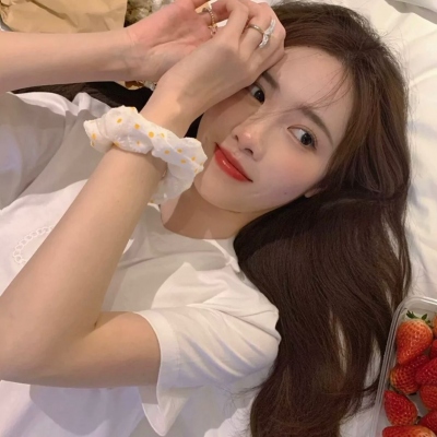 女生高质量精美惊艳头像(优选24张)