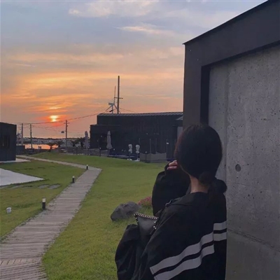 女生高质量精美惊艳头像(优选24张)