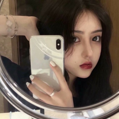 漂亮小姐姐的微信头像(优选18张)