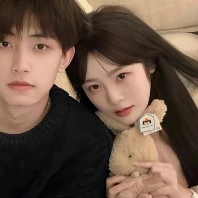 甜蜜情侣头像一对一人一个(共18张)