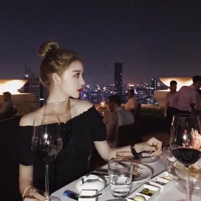 甜蜜情侣头像一对一人一个(共18张)