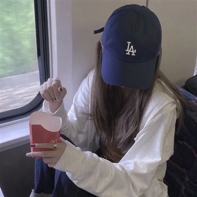 精致小众女生头像(20张)