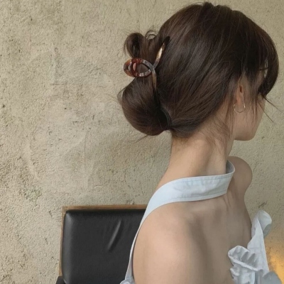 成熟且有深度的头像女生(精选18张)