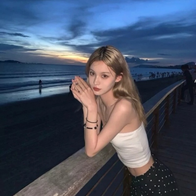 成熟且有深度的头像女生(精选18张)