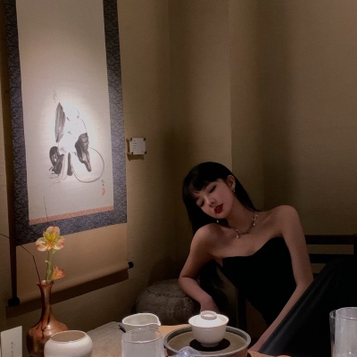 成熟且有深度的头像女生(精选18张)