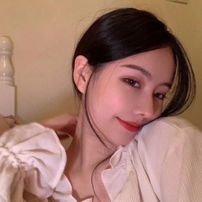 成熟且有深度的头像女生(精选18张)