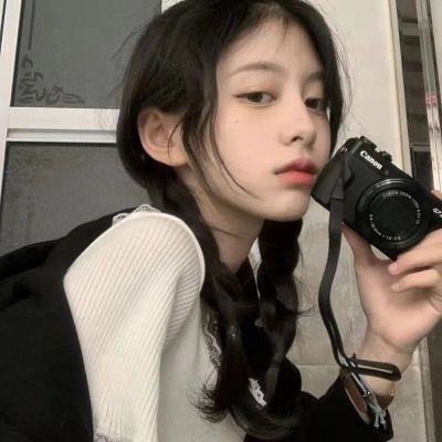 很罕见又很好看的女生头像(精选20张)