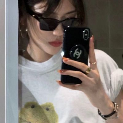 很罕见又很好看的女生头像(精选20张)