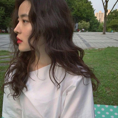 有品位的微信女人头像(32张)