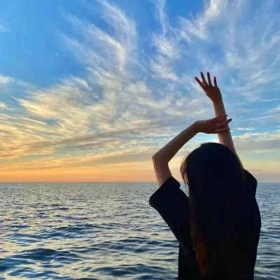 2023年最火爆的微信头像女(精选18张)